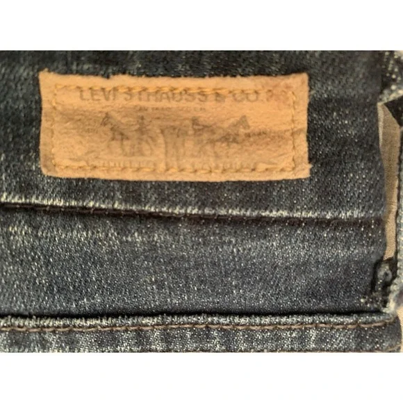 Levi's Jeans Women's Size 32 Dark Wash Denim Wide Leg - Picture 4 of 8